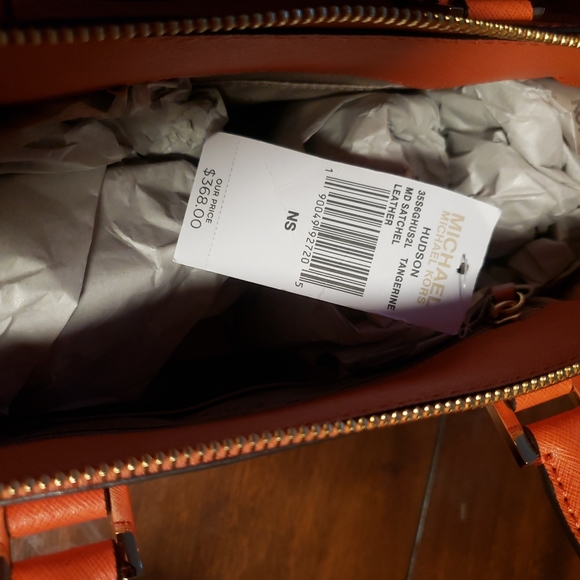 Michael kors handbags cross body - Picture 8 of 11